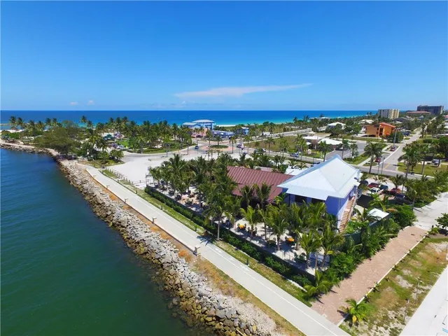 $3,950,000 | 422 South Ocean Drive, Hutchinson Island, FL 34949