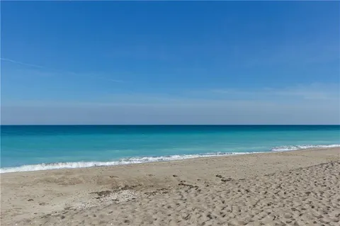 $3,950,000 | 422 South Ocean Drive, Hutchinson Island, FL 34949