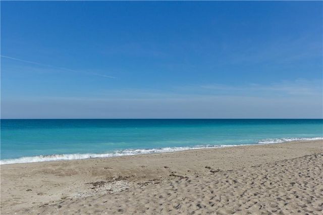 $3,950,000 | 422 South Ocean Drive, Hutchinson Island, FL 34949