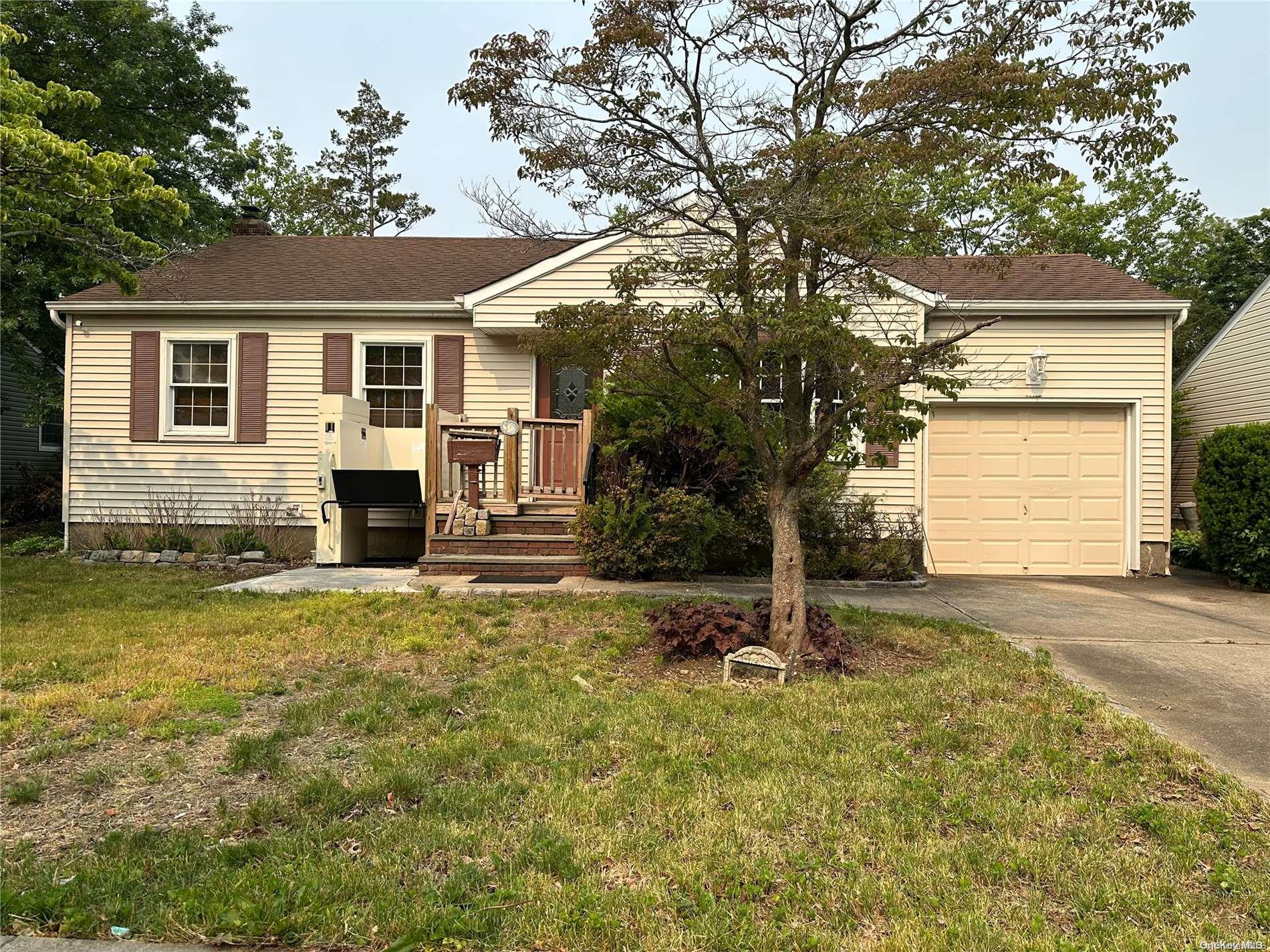 111 Knickerbocker Road East Plainview, NY 11803 - Photo 1 of 1 Gallery Image 1