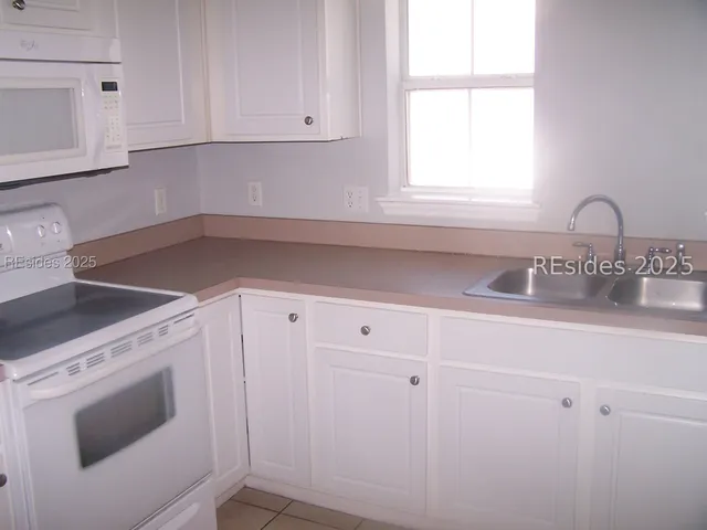 $2,750 | 82 Cassandra Lane, Unit A, Bluffton, SC 29910