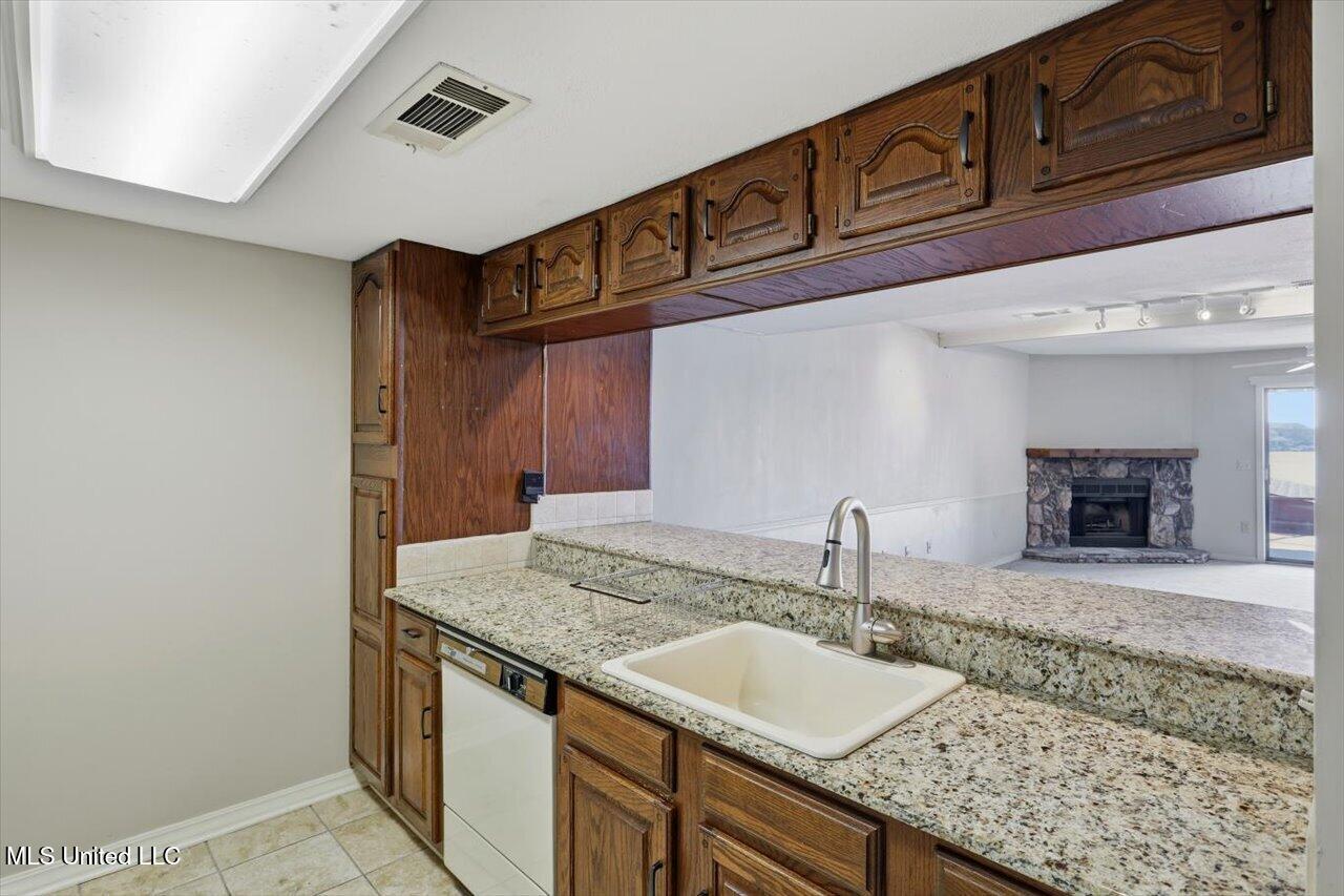 157 Dyke Road, Unit 26 Ridgeland, MS 39157 - Photo 9 of 30 08-157 Dyke Rd unit #26 _ Home Tours MS