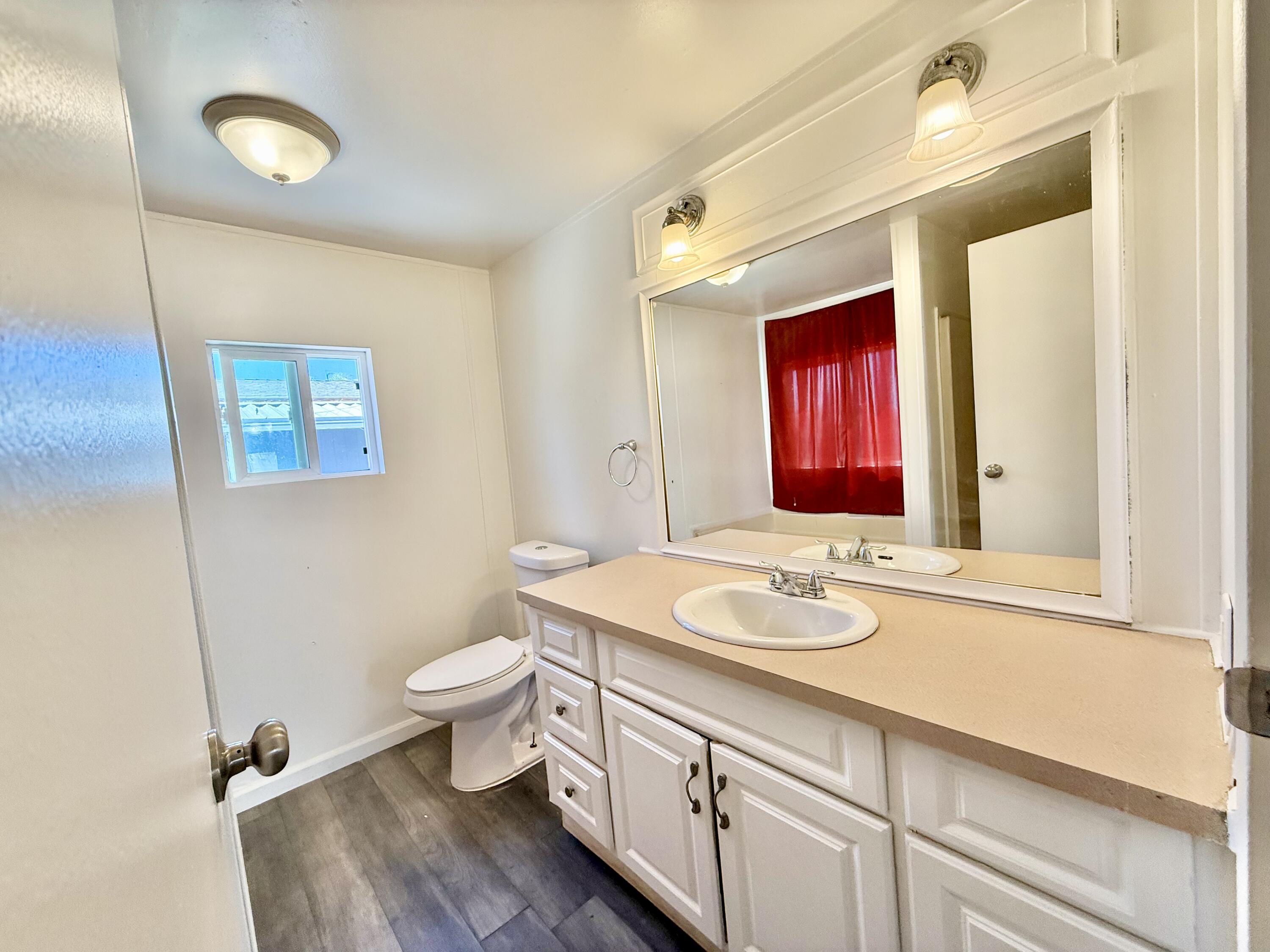 900 East Rankin Road, Unit 3 Tulare, CA 93274 - Photo 7 of 20 master bathroom