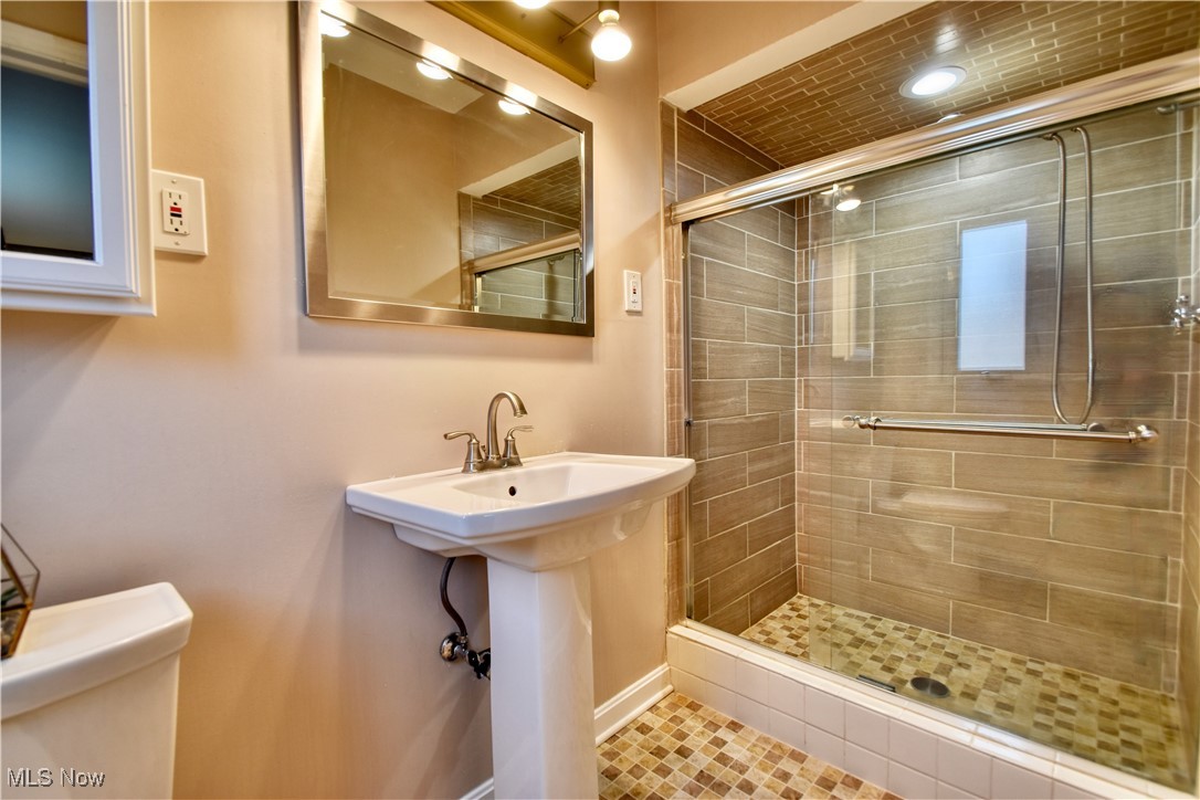 23751 Hazelmere Road Beachwood, OH 44122 - Photo 11 of 17 Gallery Image 11