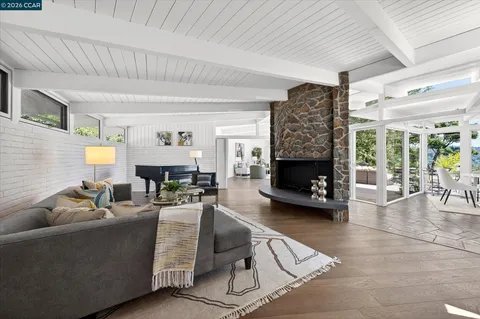 $1,898,000 | 100 El Toyonal, Orinda, CA 94563