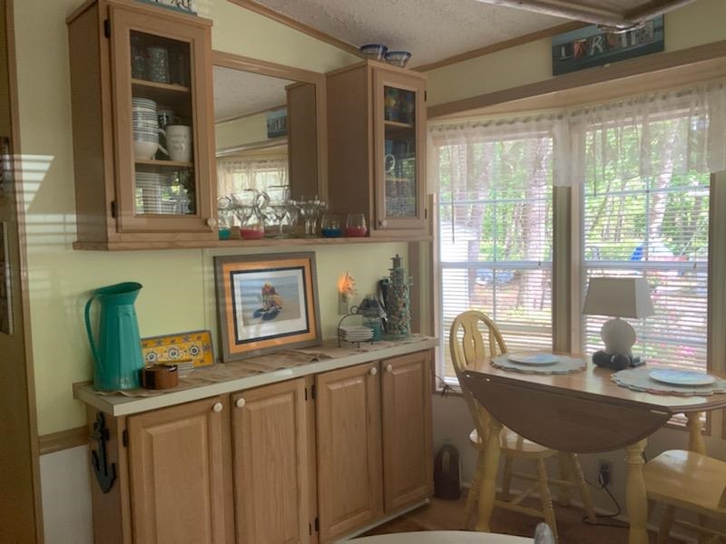 516 Highway 9 Marmora, NJ 08223 - Photo 5 of 14 a dining room with furniture and windows