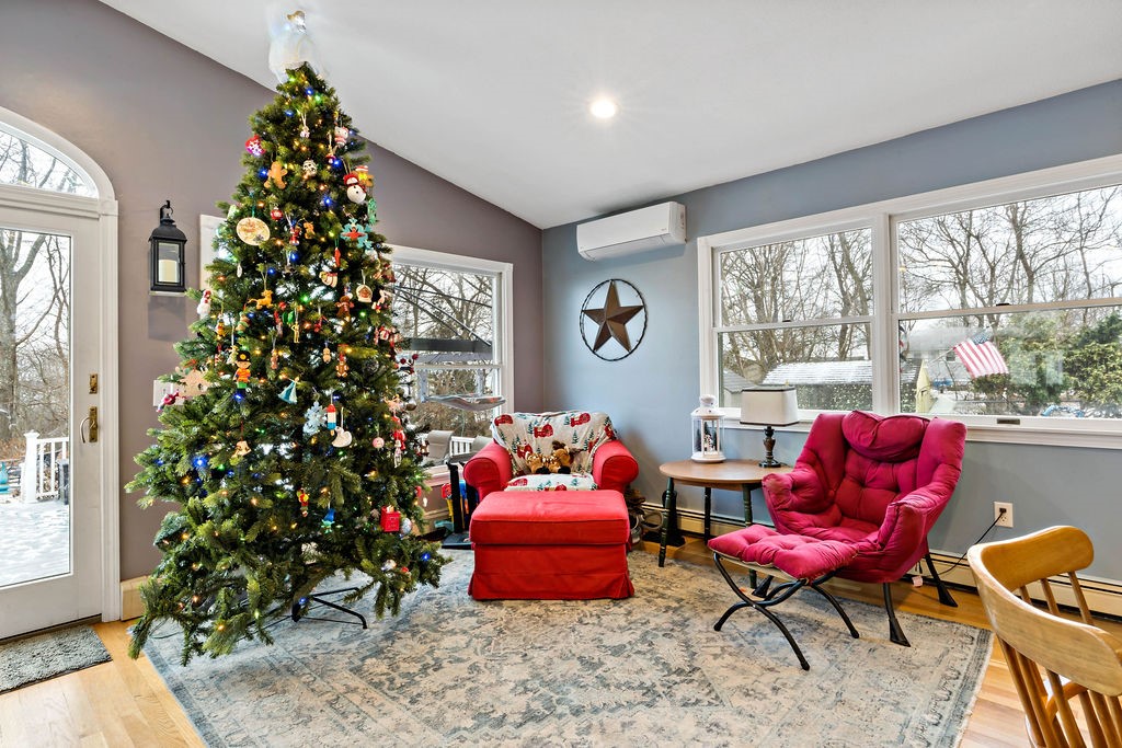 12 Lane 6 Warwick, RI 02888 - Photo 15 of 28