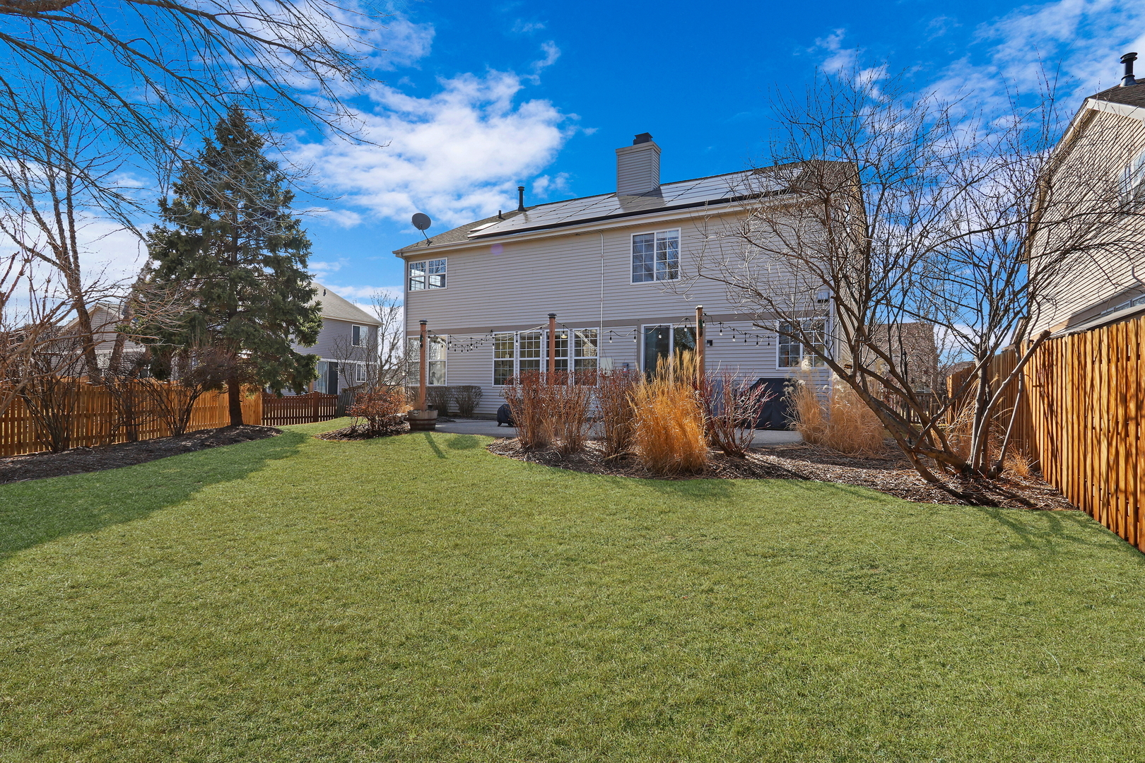 1135 Hadley Circle Gurnee, IL 60031 - Photo 53 of 60 a view of a house with backyard