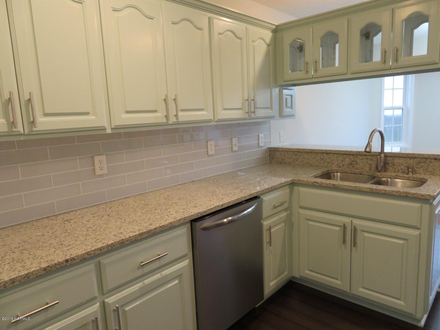 103 Conner Grant Road New Bern, NC 28562 - Photo 8 of 41 Granite Counters & Subway Tile Back Splash