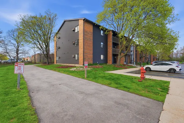 $150,000 | 621 South Virginia Road, Unit 107, Crystal Lake, IL 60014
