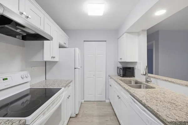 $150,000 | 621 South Virginia Road, Unit 107, Crystal Lake, IL 60014