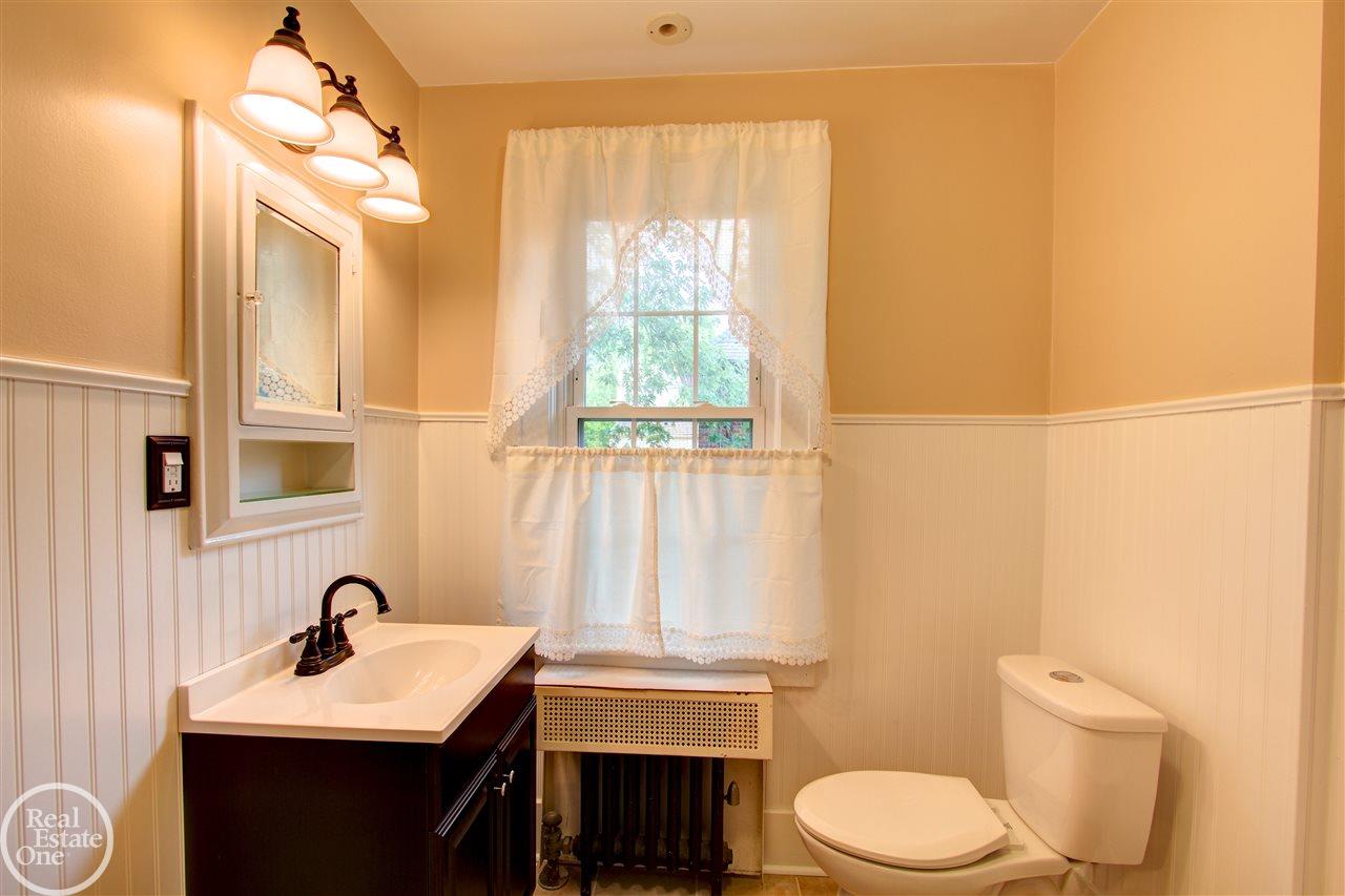 1165 Harvard Road Grosse Pointe Park, MI 48230 - Photo 38 of 50