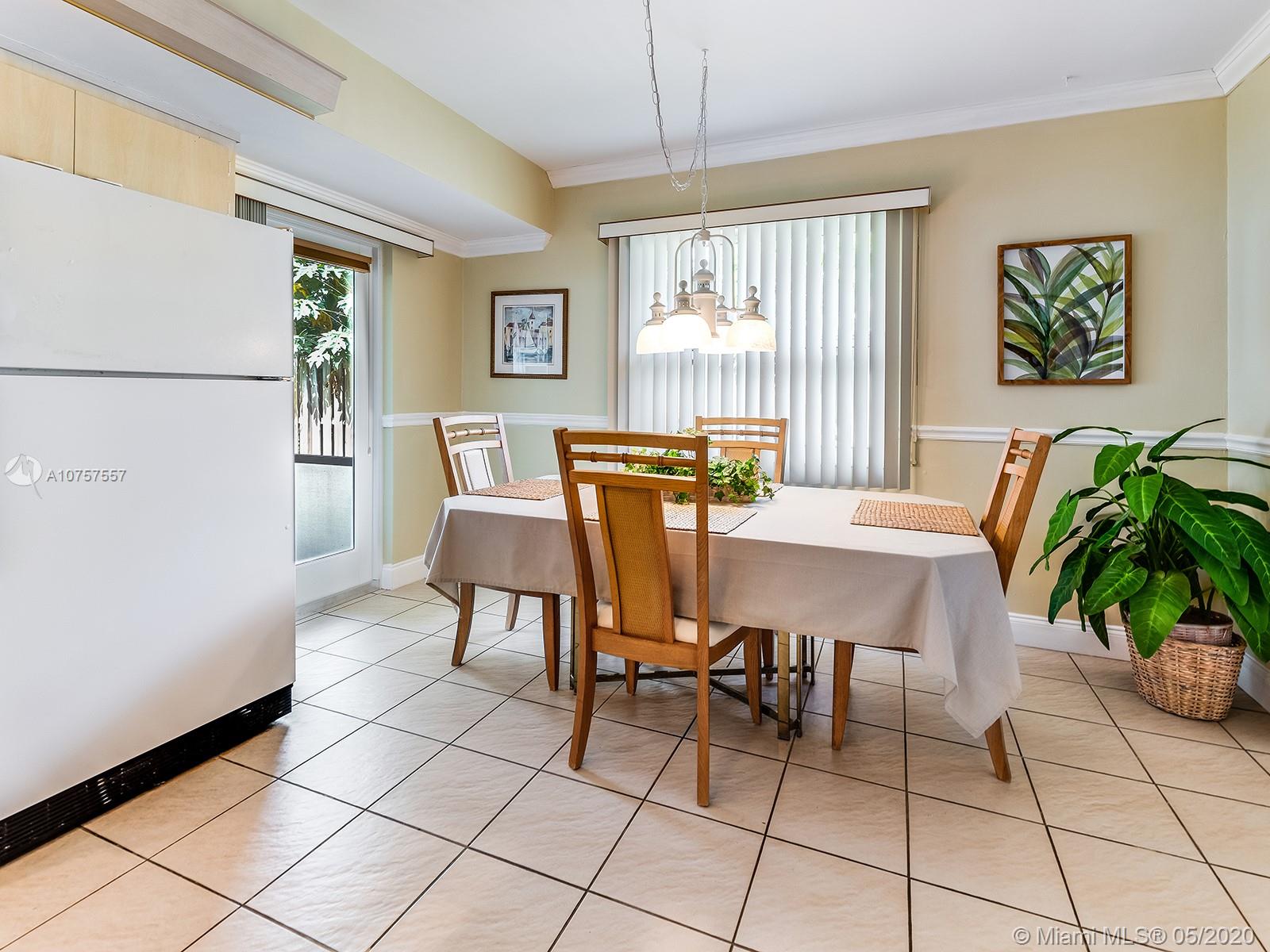 3680 North Park Road Hollywood, FL 33021 - Photo 10 of 25 Kitchen/dining