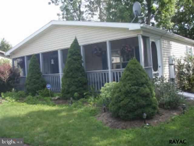208 Runaway Road Abbottstown, PA 17301 - Photo 1 of 18 Gallery Image 1