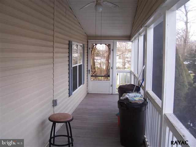 208 Runaway Road Abbottstown, PA 17301 - Photo 2 of 18 Gallery Image 2