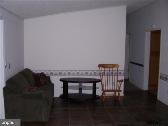 208 Runaway Road Abbottstown, PA 17301 - Photo 3 of 18 Gallery Image 3
