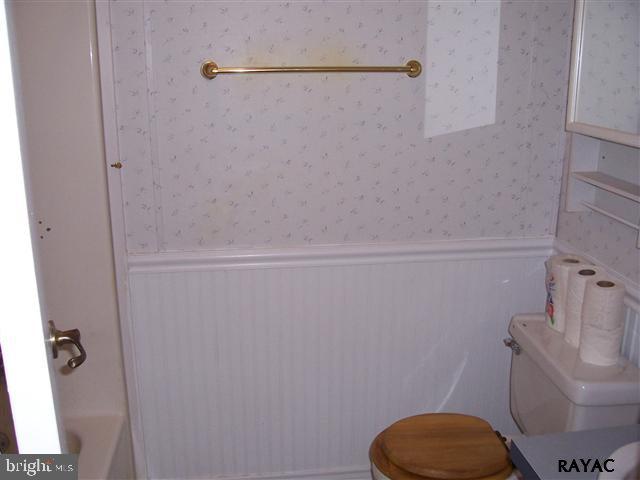 208 Runaway Road Abbottstown, PA 17301 - Photo 9 of 18 Gallery Image 9