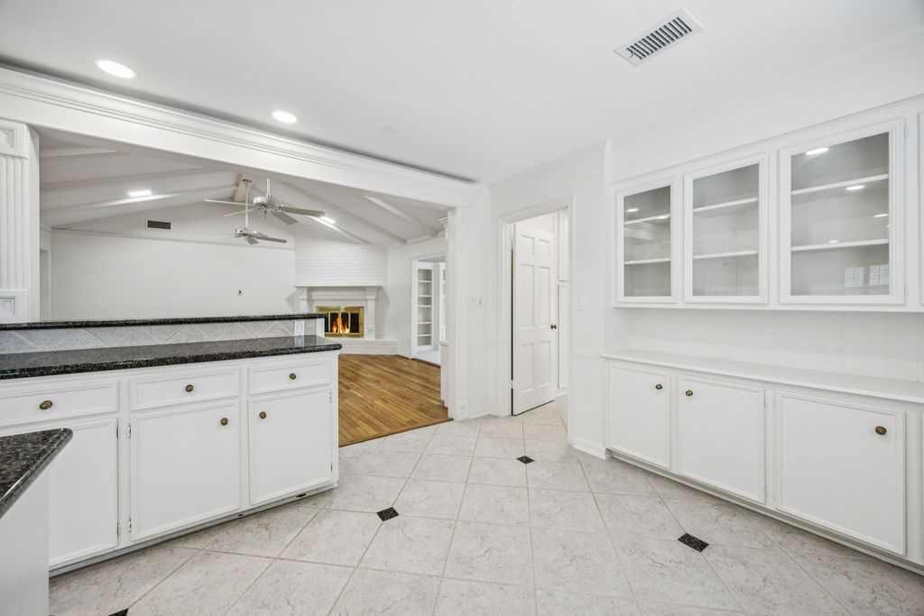 10103 Pine Forest Road Houston, TX 77042 - Photo 18 of 44