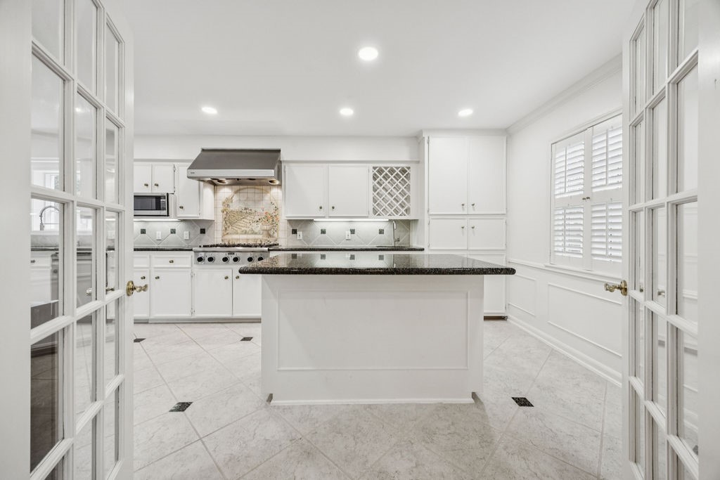 10103 Pine Forest Road Houston, TX 77042 - Photo 20 of 44