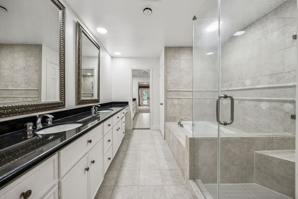 10103 Pine Forest Road Houston, TX 77042 - Photo 23 of 44
