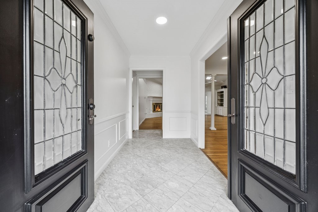 10103 Pine Forest Road Houston, TX 77042 - Photo 3 of 44