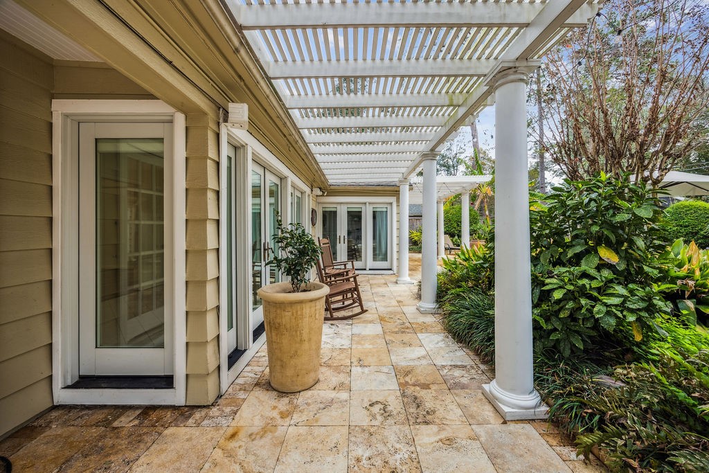 10103 Pine Forest Road Houston, TX 77042 - Photo 32 of 44