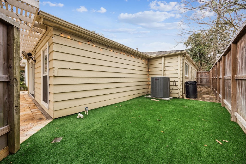 10103 Pine Forest Road Houston, TX 77042 - Photo 40 of 44
