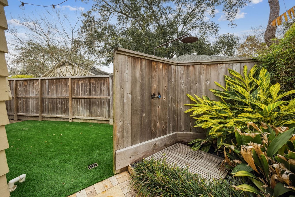 10103 Pine Forest Road Houston, TX 77042 - Photo 41 of 44