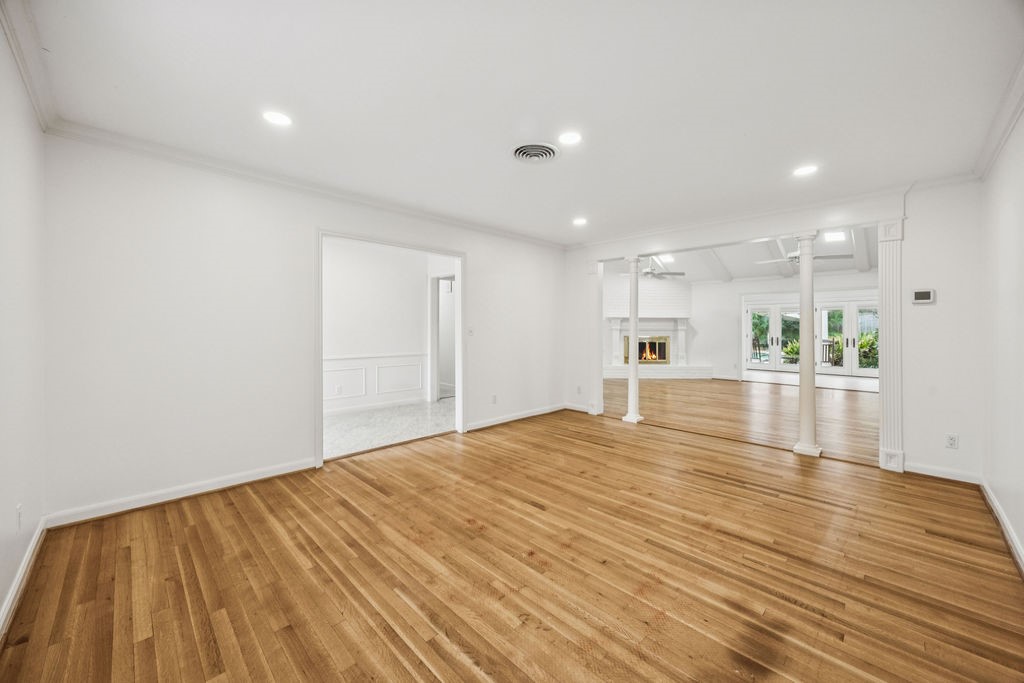 10103 Pine Forest Road Houston, TX 77042 - Photo 5 of 44