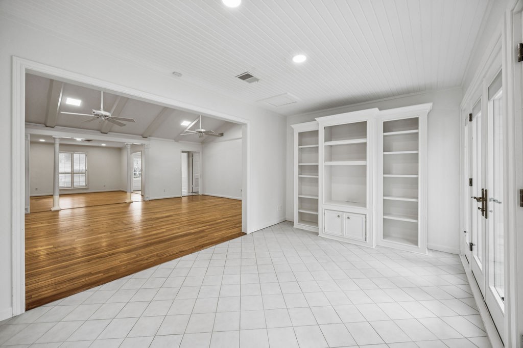 10103 Pine Forest Road Houston, TX 77042 - Photo 10 of 44