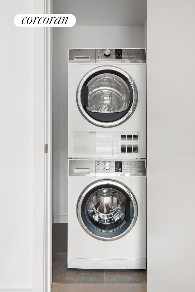 54 Noll Street, Unit 715 Brooklyn, NY 11206 - Photo 4 of 28 a utility room with dryer and washer