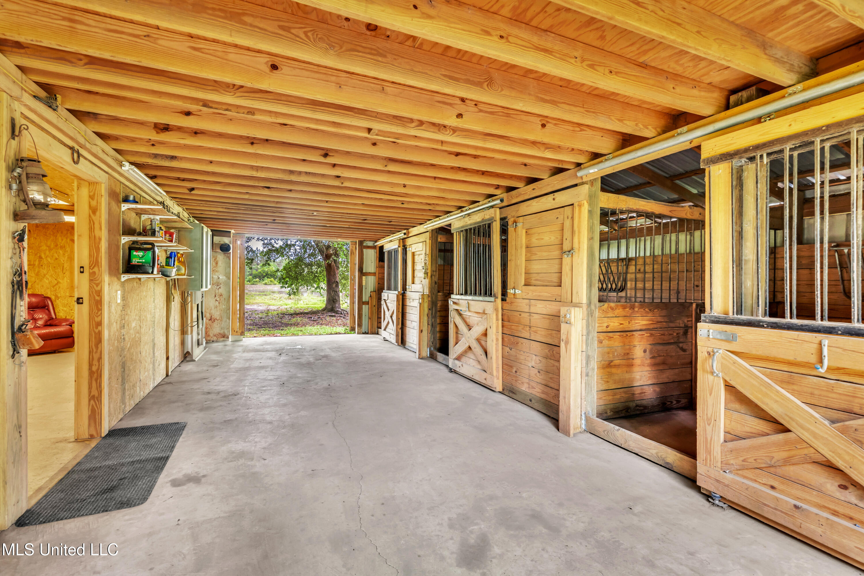 11300 Max Bryant Road Moss Point, MS 39562 - Photo 13 of 51 11300MaxBryantRd-13