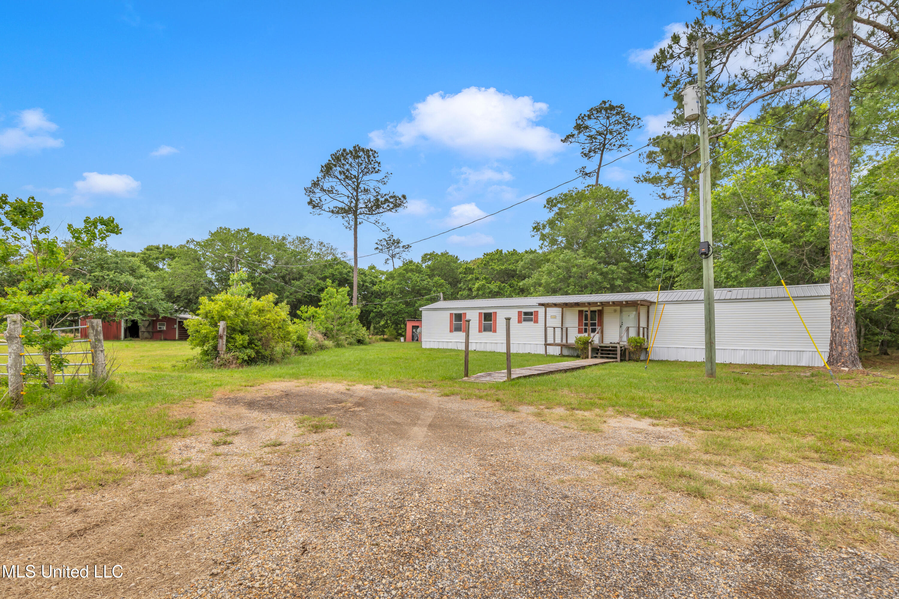 11300 Max Bryant Road Moss Point, MS 39562 - Photo 2 of 51 11300MaxBryantRd-2