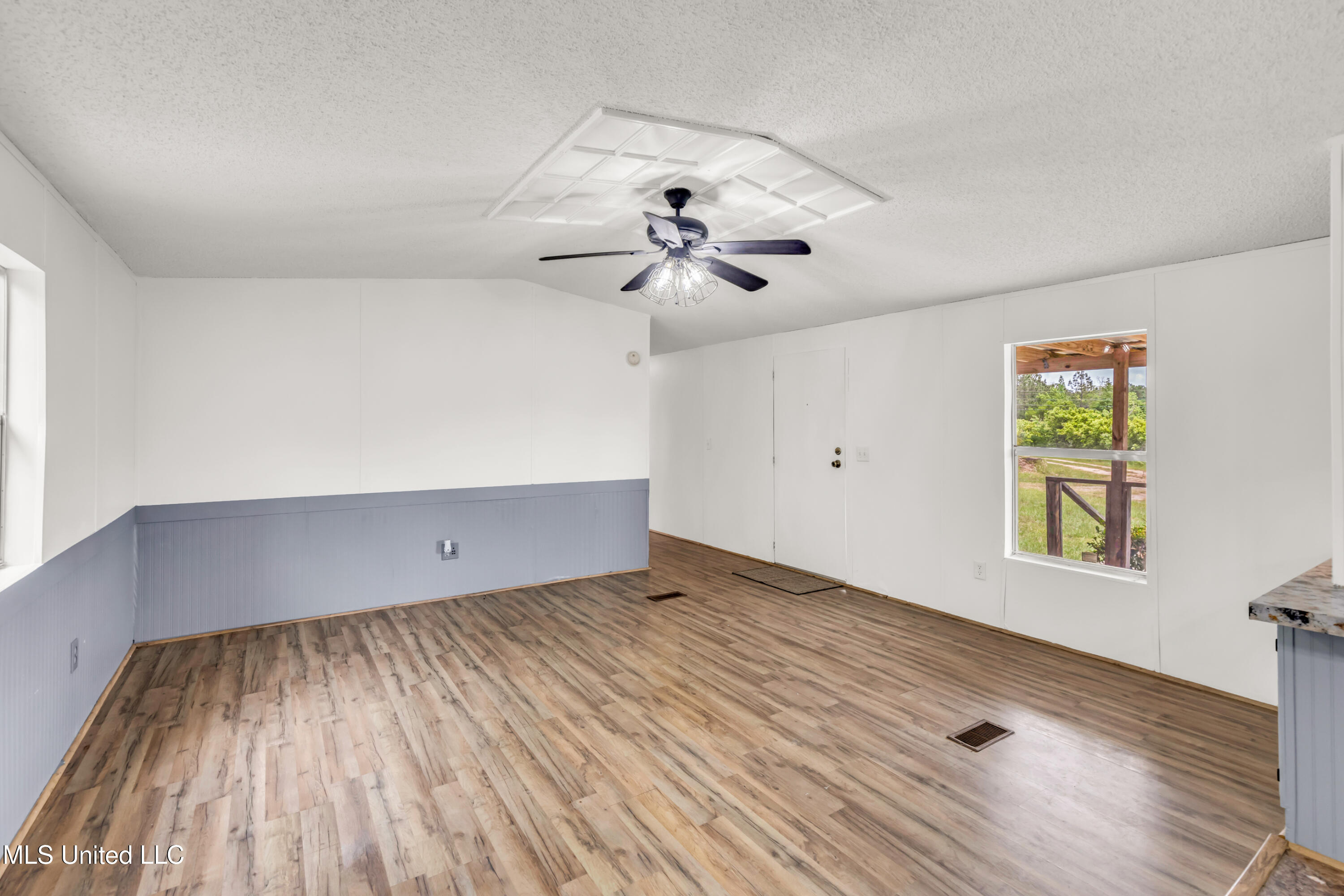 11300 Max Bryant Road Moss Point, MS 39562 - Photo 29 of 51 11300MaxBryantRd-29