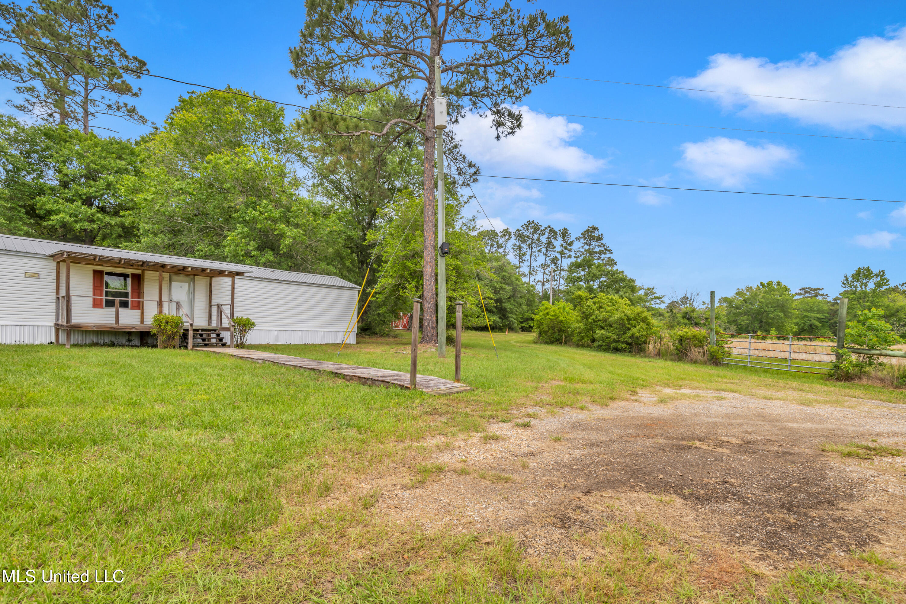 11300 Max Bryant Road Moss Point, MS 39562 - Photo 3 of 51 11300MaxBryantRd-3