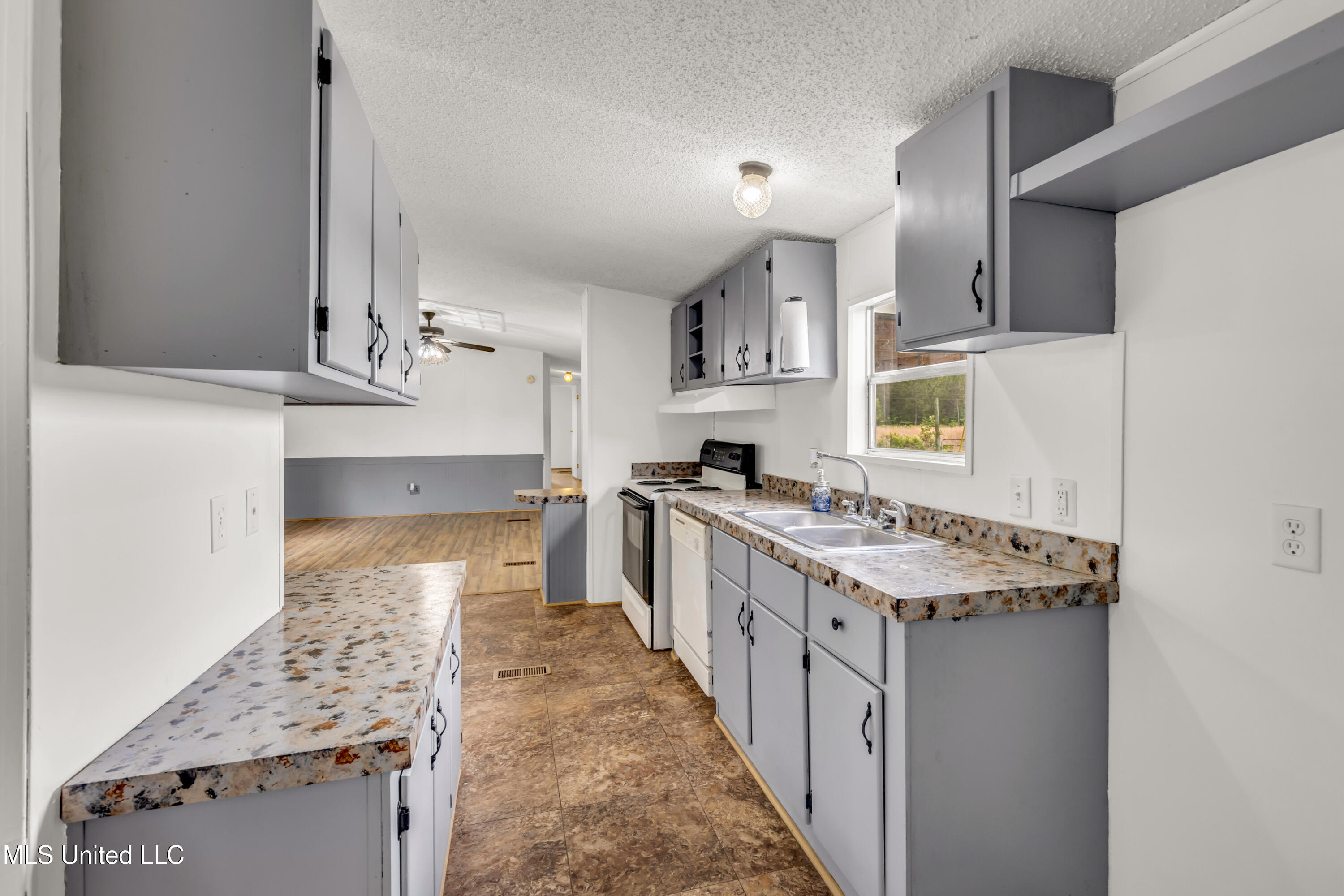 11300 Max Bryant Road Moss Point, MS 39562 - Photo 32 of 51 11300MaxBryantRd-32