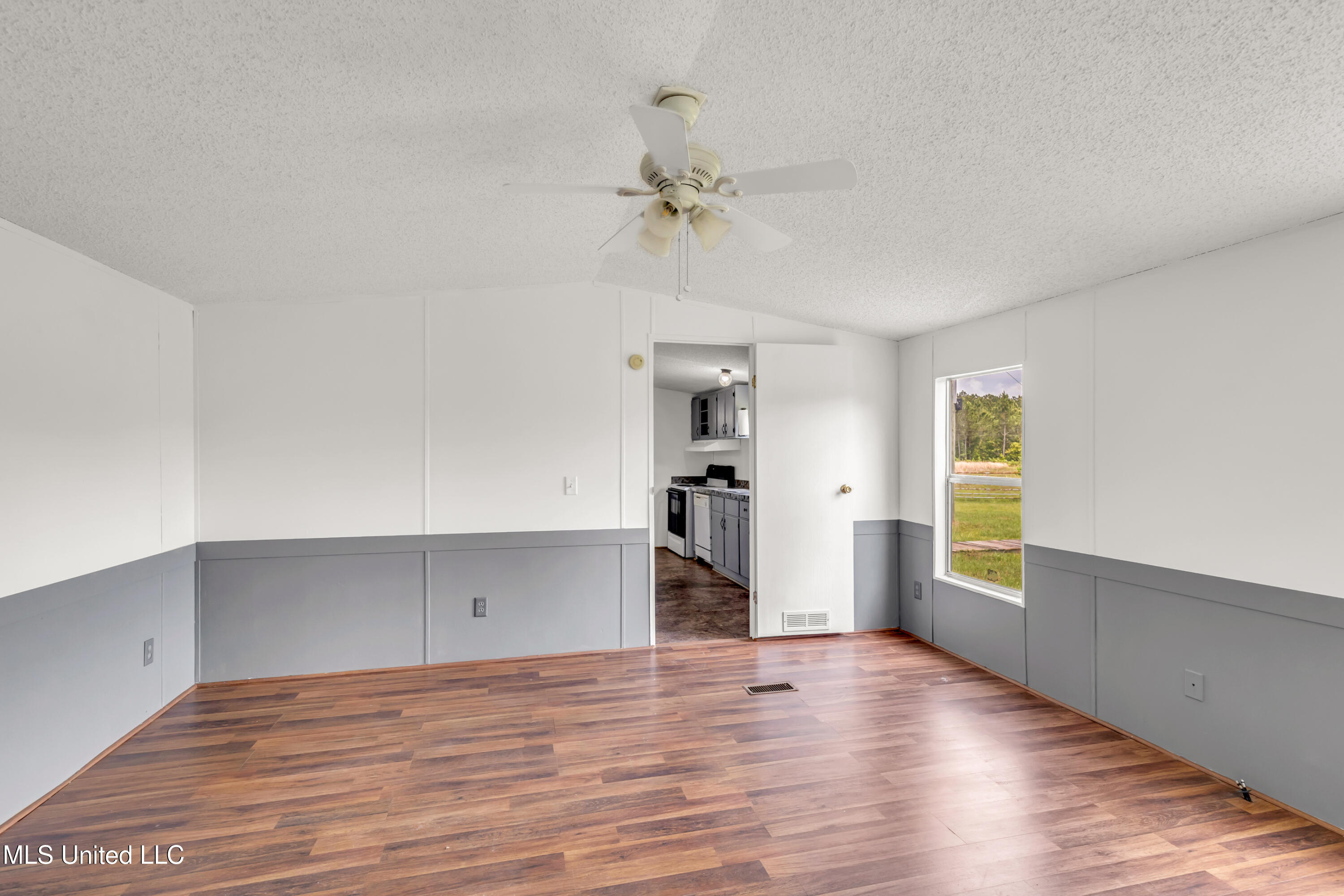 11300 Max Bryant Road Moss Point, MS 39562 - Photo 36 of 51 11300MaxBryantRd-36