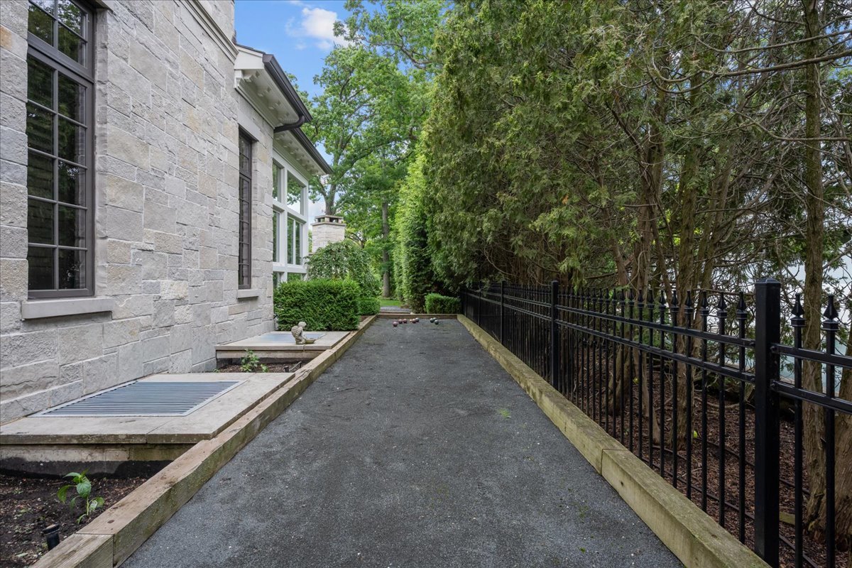 677 Sheridan Road Glencoe, IL 60022 - Photo 88 of 95