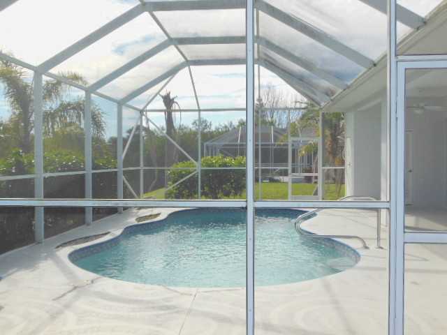 865 George Street Sebastian, FL 32958 - Photo 4 of 10 a view of a indoor swimming pool