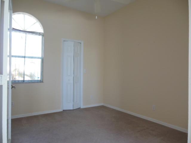 865 George Street Sebastian, FL 32958 - Photo 6 of 10 an empty room with a window