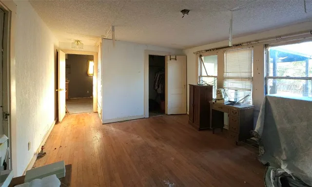 a view of livingroom with hardwood
