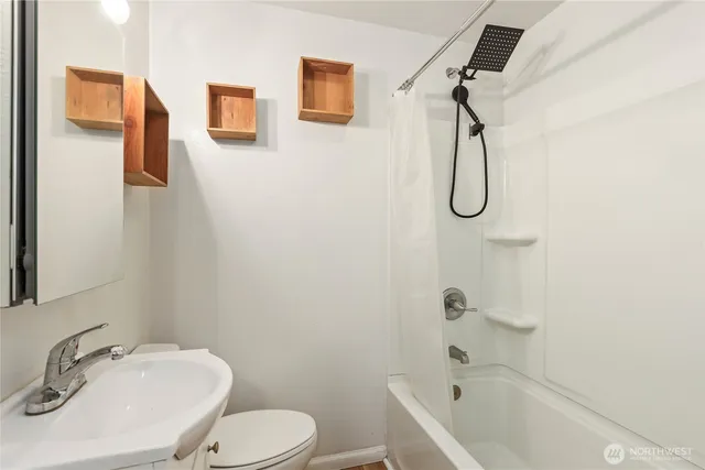 $475,000 | 250 Northeast Silver Pine Drive, Bremerton, WA 98311