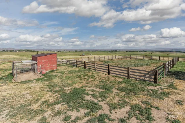 $1,300,000 | 2175 Graham Boulevard, Vale, OR 97918