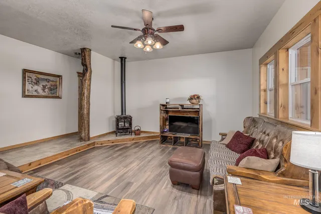 $1,300,000 | 2175 Graham Boulevard, Vale, OR 97918