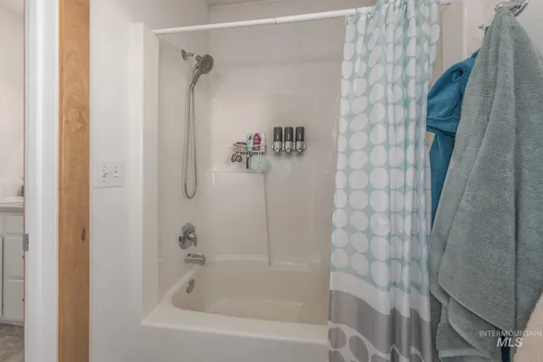 $1,199,900 | 2175 Graham Boulevard, Vale, OR 97918