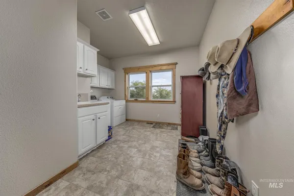 $1,199,900 | 2175 Graham Boulevard, Vale, OR 97918