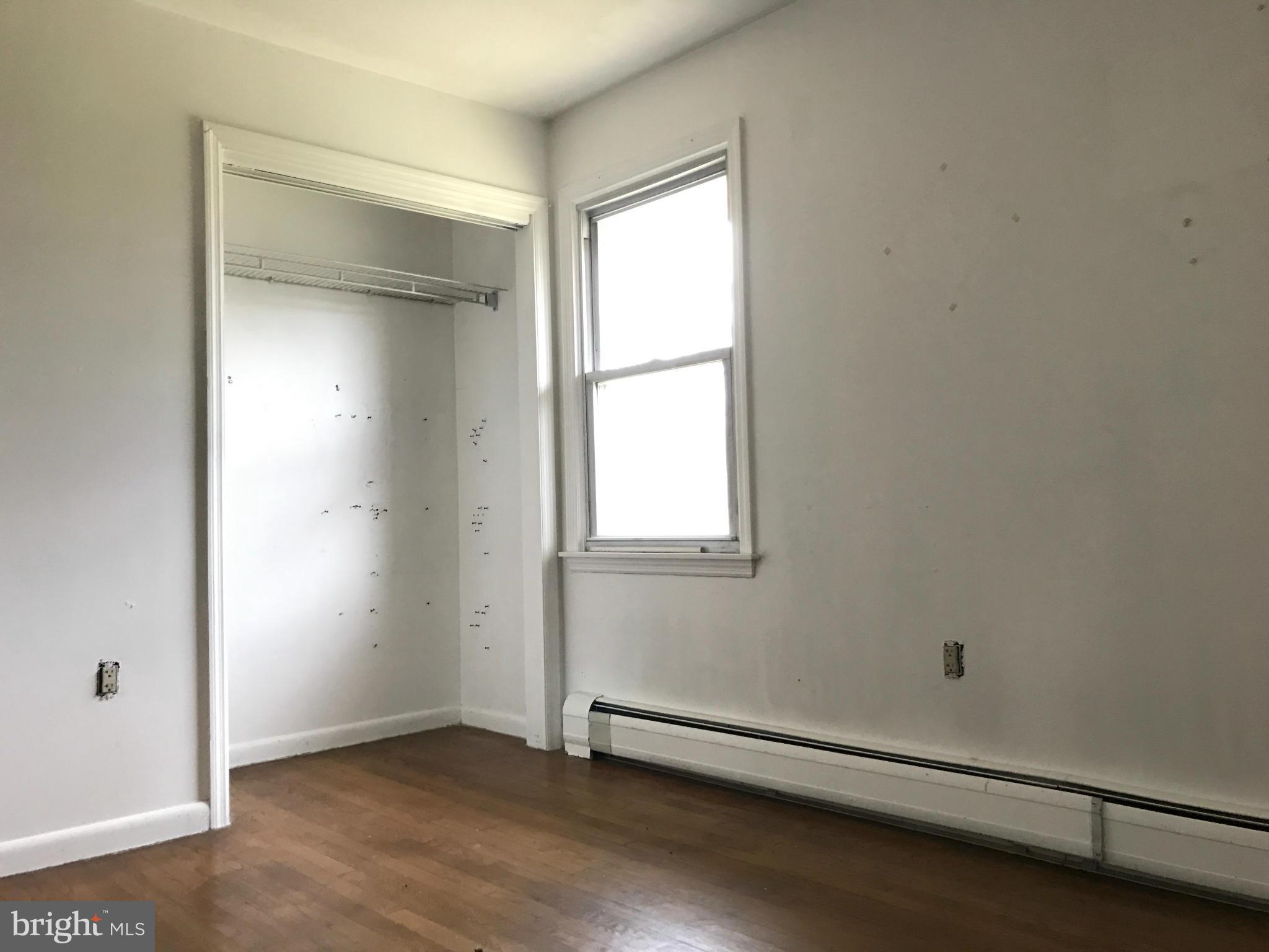 10178 High Ridge Road Laurel, MD 20723 - Photo 8 of 18 an empty room with a window
