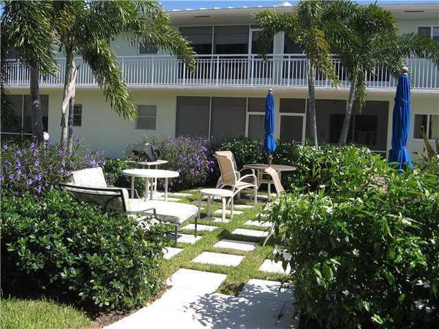 2100 Northeast 38th Street, Unit 218 Lighthouse Point, FL 33064 - Photo 14 of 20 Exterior Front