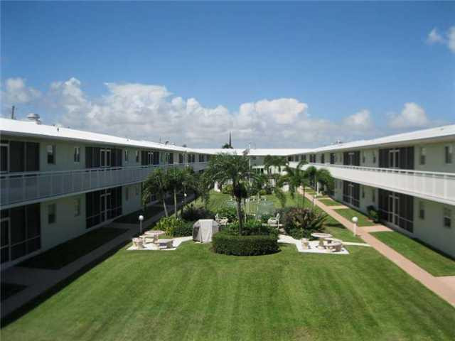 2100 Northeast 38th Street, Unit 218 Lighthouse Point, FL 33064 - Photo 15 of 20 Exterior Front