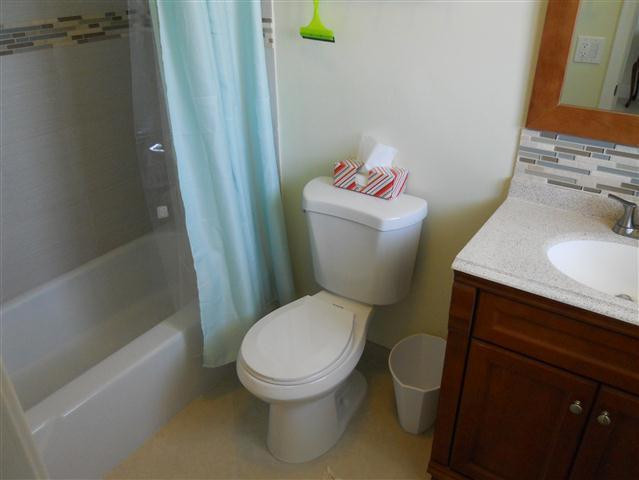 2100 Northeast 38th Street, Unit 218 Lighthouse Point, FL 33064 - Photo 8 of 20 Bathroom Master